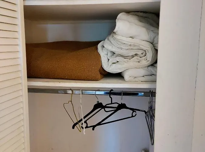 A L'ocean Au Dessus Des Pins